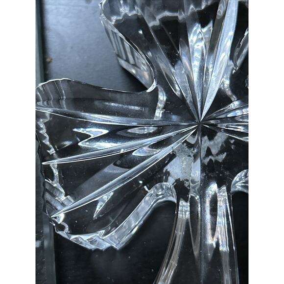 Waterford Crystal Three Leaf Clover Shamrock Paperweight w Label Made in Ireland - Picture 7 of 8